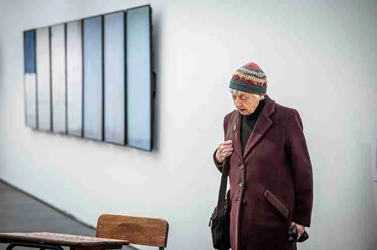 50 años. Una exposición de arte contemporáneo a cincuenta años del golpe de Estado en Uruguay. Una exposición que, desde una mirada regional y crítica, expone un conjunto de obras y experiencias que se relacionan con el pasado, el presente y el futuro de la democracia.