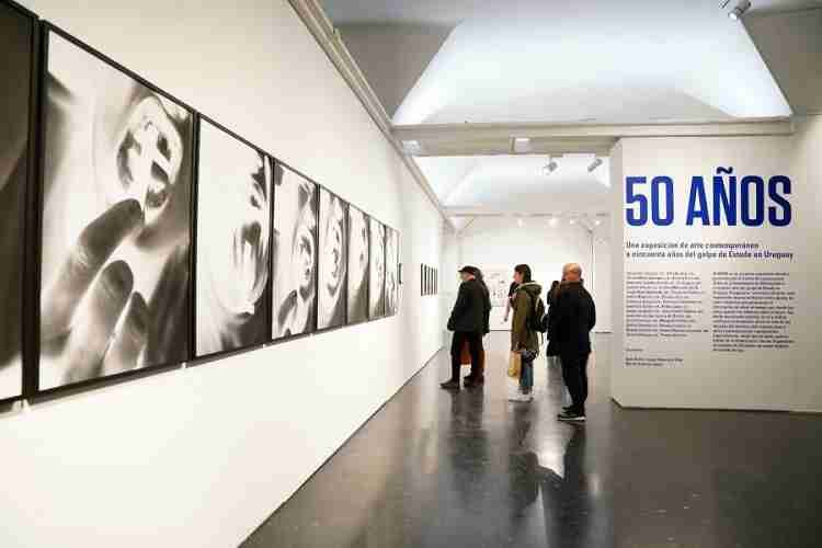 50 años. Una exposición de arte contemporáneo a cincuenta años del golpe de Estado en Uruguay. Una exposición que, desde una mirada regional y crítica, expone un conjunto de obras y experiencias que se relacionan con el pasado, el presente y el futuro de la democracia.